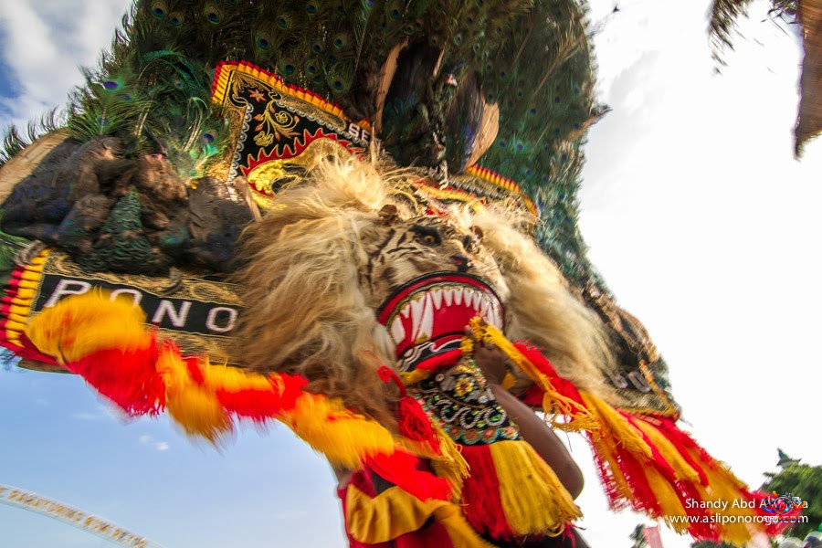 Di Balik Kekuatan Pembarong Reog Ponorogo: Bukan Mistis, Melainkan Latihan Fisik yang Keras dan Disiplin
