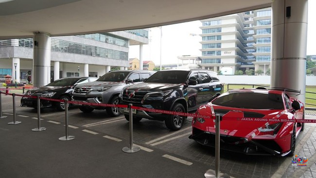 Kejagung Sita Lamborghini Huracan 2022 Tersembunyi di Gang, Kunci Dibuang ke Parit