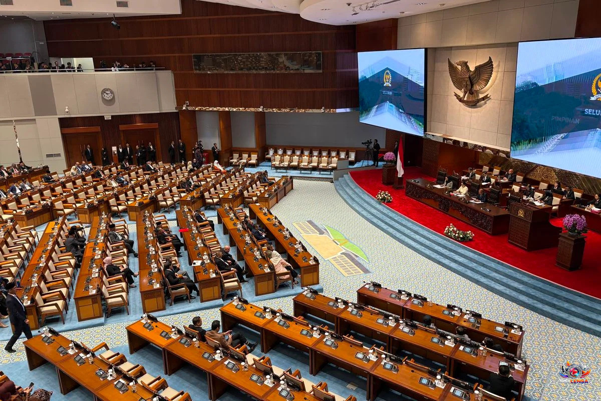 Rapat Paripurna DPR Setujui Tujuh Anggota Komisi Informasi Pusat Periode 2026–2030