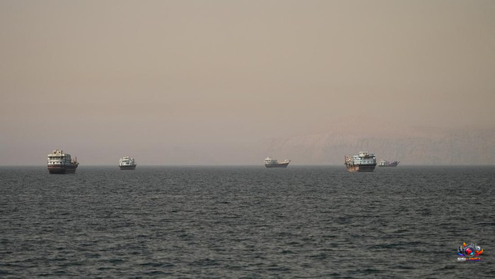 AS Serang Selat Hormuz Usai Iran Lancarkan Rudal ke Kapal Komersial