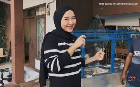 Rahmania, Perempuan Inspiratif yang Rutin Makeover Gerobak UMKM Secara Gratis