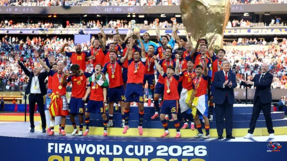 Donald Trump Jadi Sorotan di Final Piala Dunia 2026, Tetap Berdiri di Podium Saat Spanyol Angkat Trofi