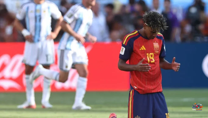 Di Tengah Kericuhan Final Piala Dunia, Lamine Yamal Pilih Berdoa Usai Antar Spanyol Raih Gelar Juara Dunia