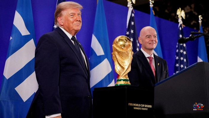 Trump Kembali Disoraki di Final Piala Dunia 2026, Cemoohan Menggema Saat Bawa Trofi Bersama Presiden FIFA