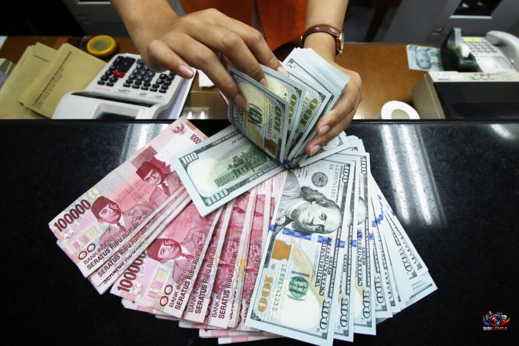 Rupiah Kian Tertekan, Sentuh Rp17.772 per Dolar AS di Tengah Gejolak Global