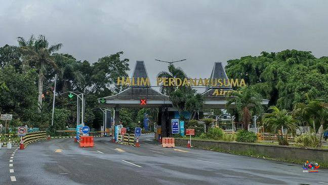 Abu Vulkanik Anak Krakatau Ganggu Penerbangan, Bandara Halim Ditutup hingga Pukul 10.00 WIB