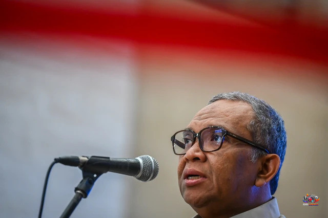 Kemnaker Kaji Kemungkinan WFH bagi Pekerja Swasta Imbas Abu Vulkanik Anak Krakatau