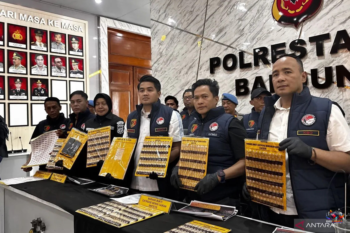 Polisi Bongkar Laboratorium Gelap Liquid Vape Mengandung Narkotika di Bandung