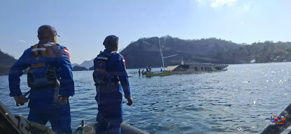 Kapal Wisata KM Yukai Tenggelam di Labuan Bajo, 19 Orang Berhasil Dievakuasi Selamat